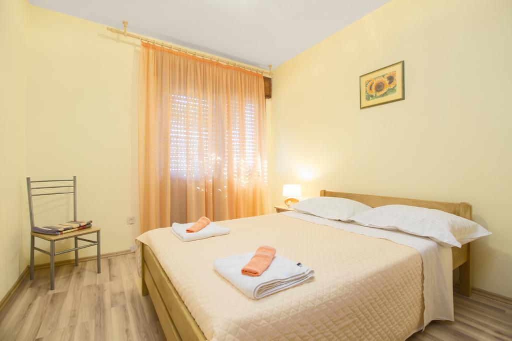 Apartment Neven Рогозница Стая снимка