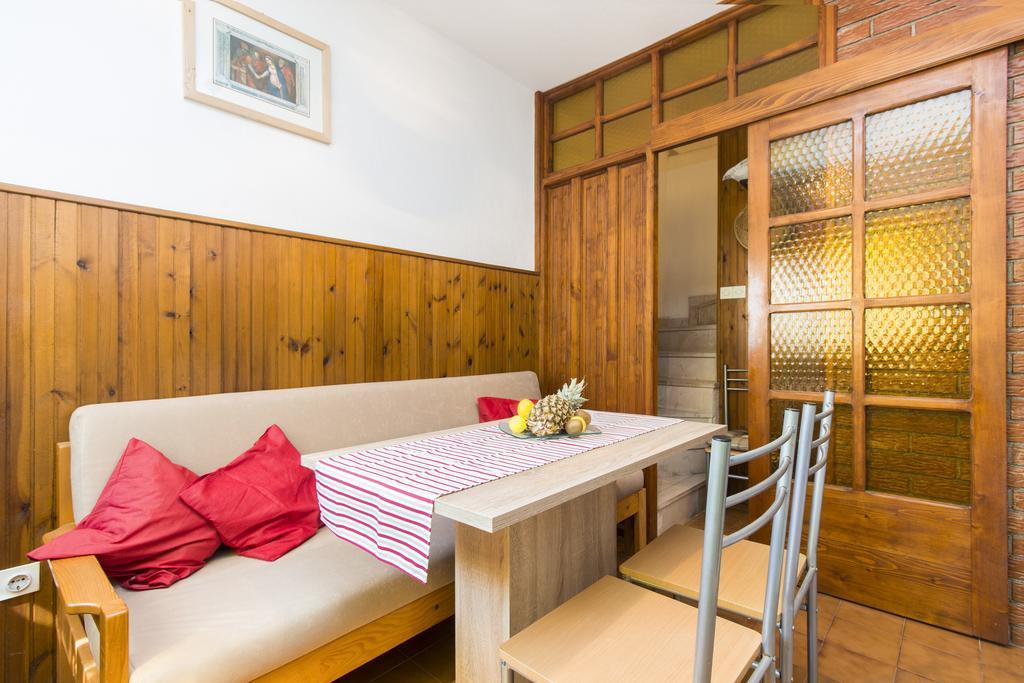 Apartment Neven Рогозница Стая снимка